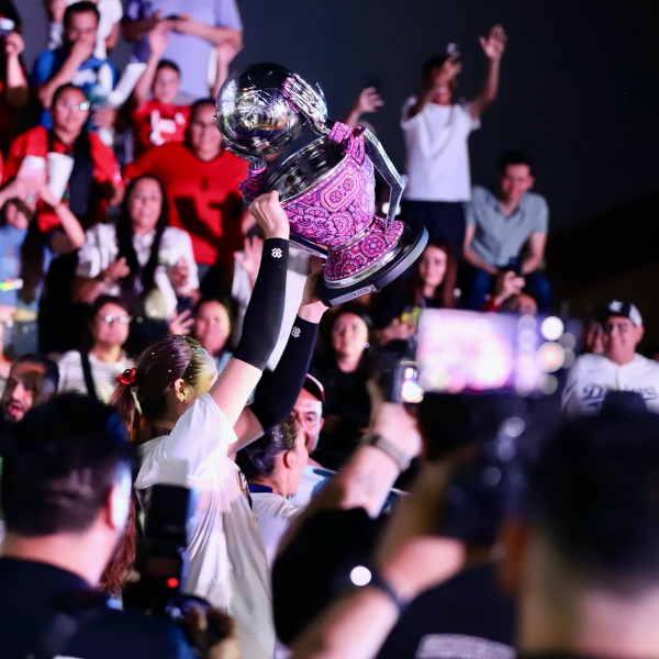 Coronelas hacen historia